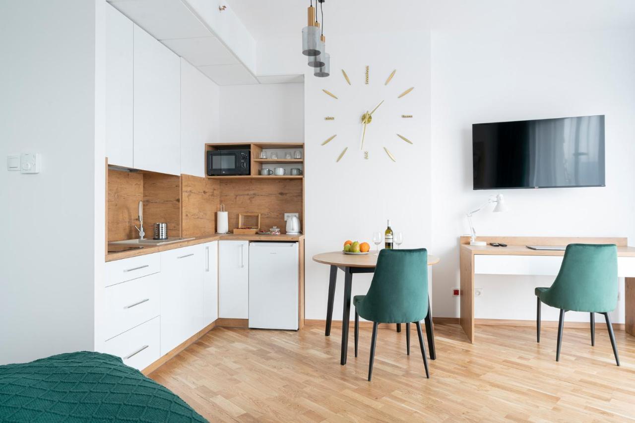 Apartamenty Wola Tower Warszawa Eksteriør billede