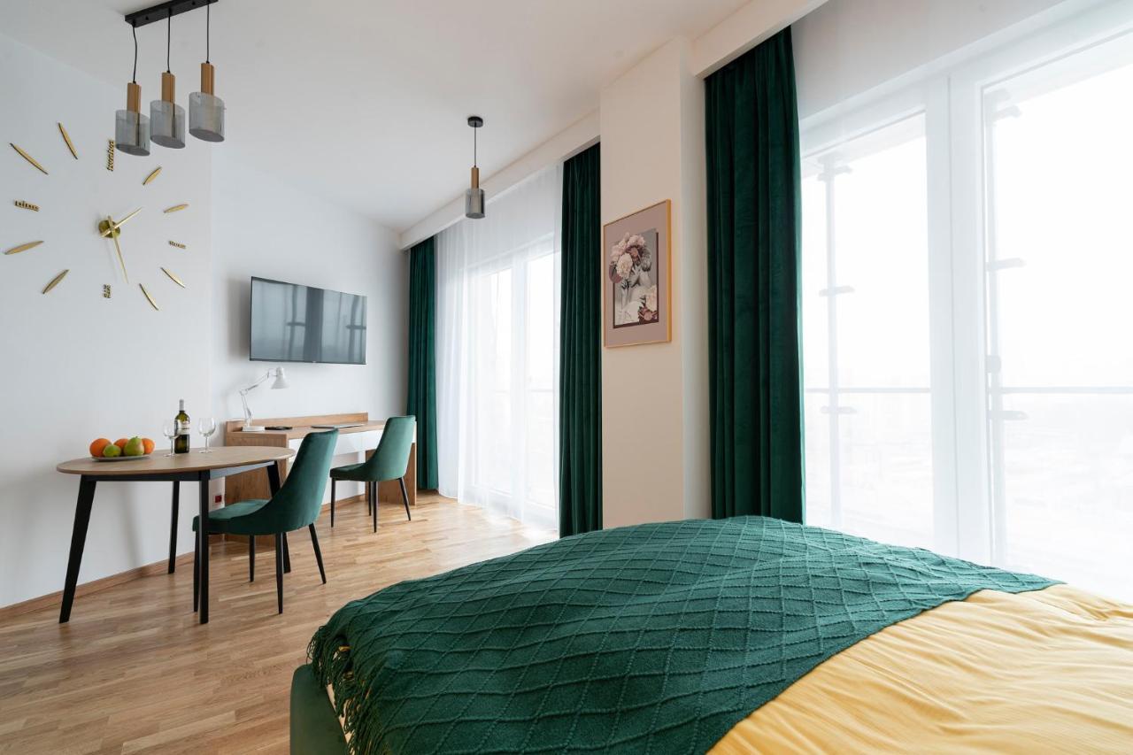 Apartamenty Wola Tower Warszawa Eksteriør billede