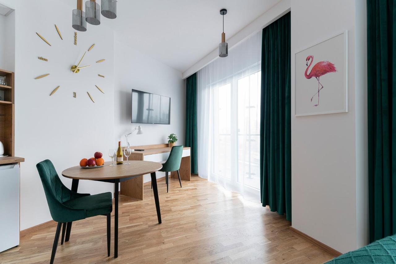 Apartamenty Wola Tower Warszawa Eksteriør billede
